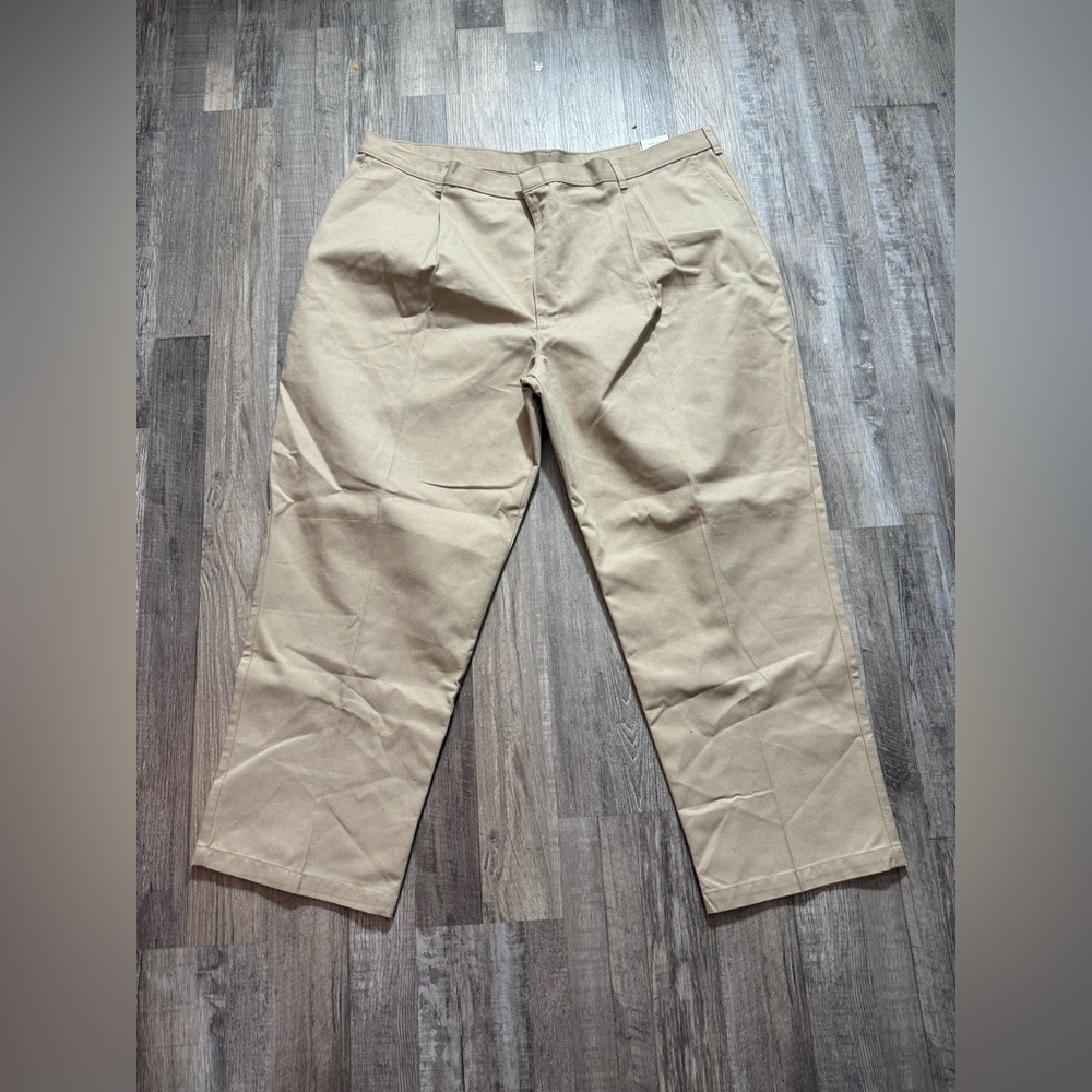 Mark Twain Men's Relaxed Fit Khaki Pants
48x30 Wrinkle-Free